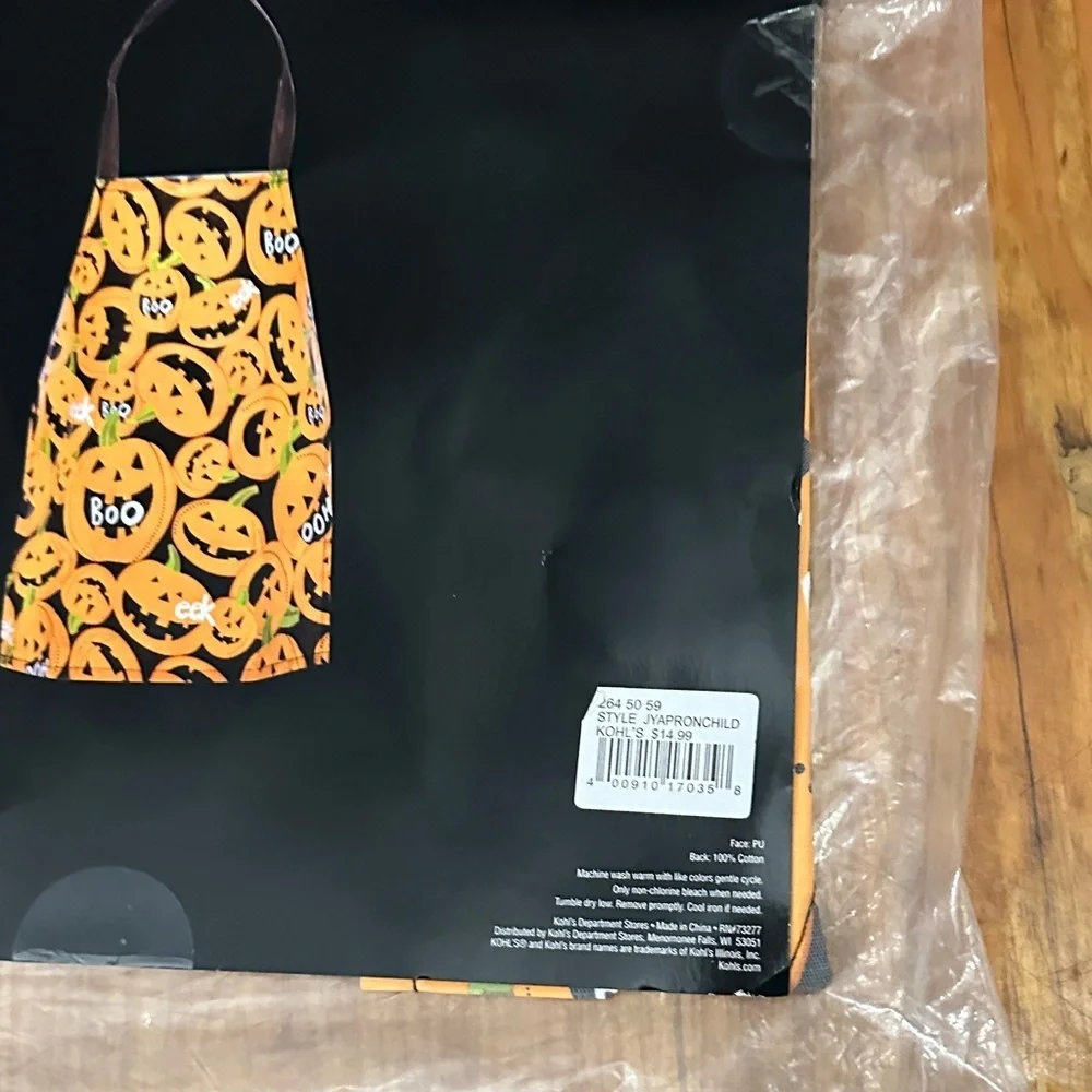 NEW Happy Halloween Wipe Clean Kids Child’s Size Pumpkin Apron